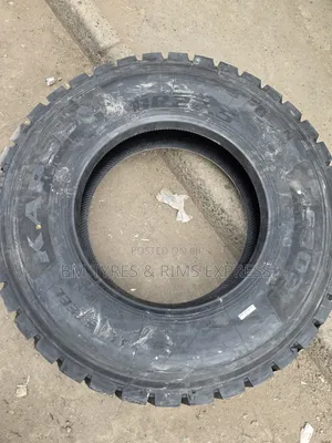 11 R22. 5 KAPSEN TIRES (Diff)