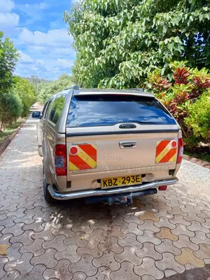 Isuzu D-MAX 2009 Beige
