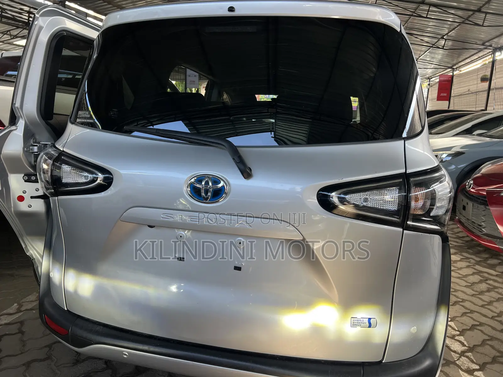 Toyota Sienta 2021