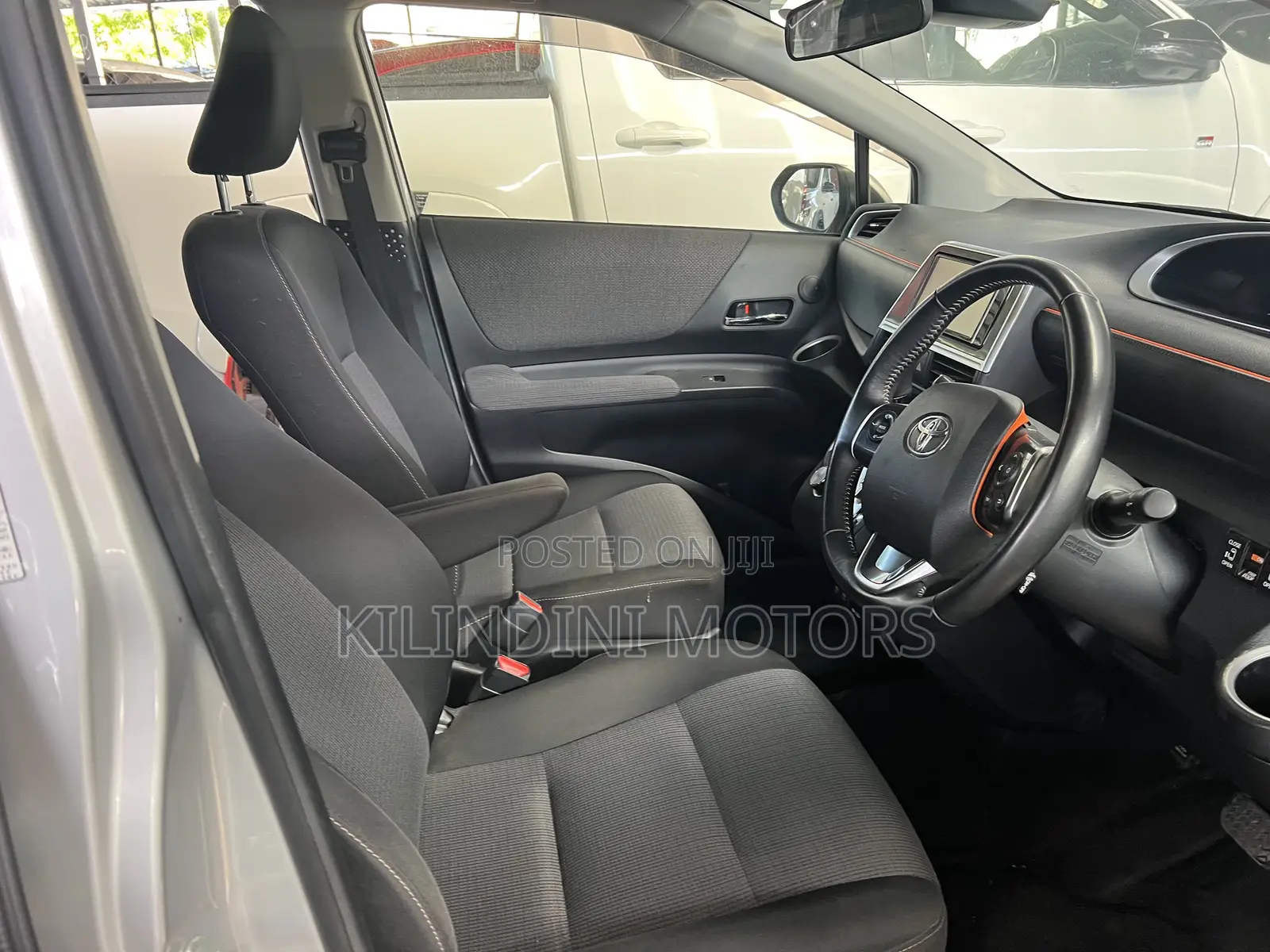 Toyota Sienta 2021