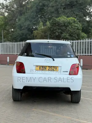 Toyota IST 2004 White