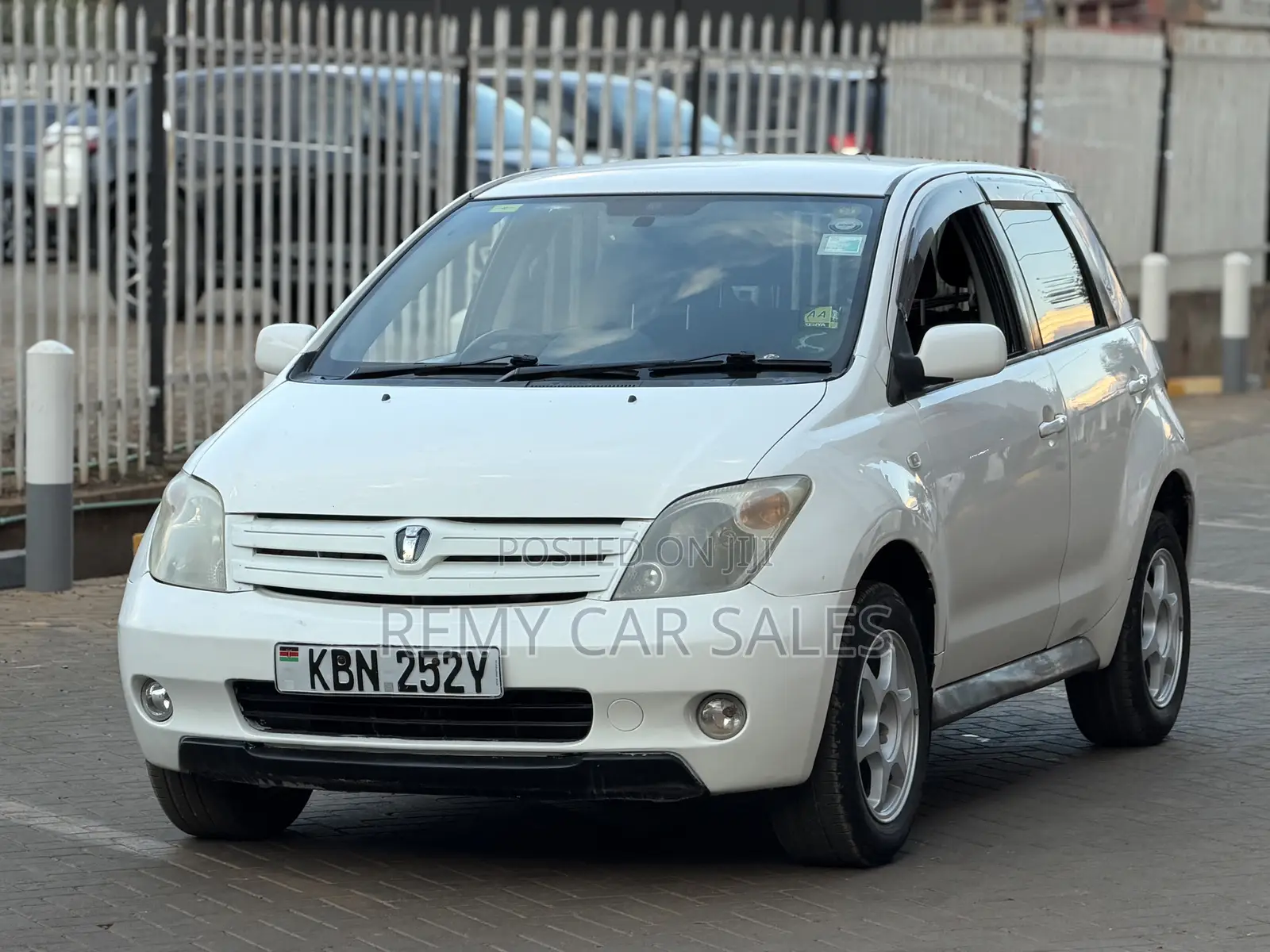 Toyota IST 2004 White