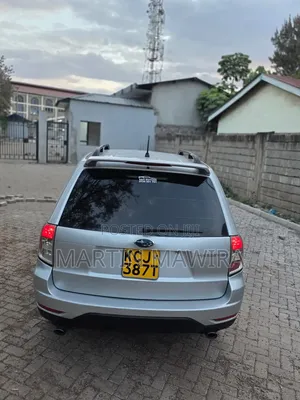 Subaru Forester 2010 Silver