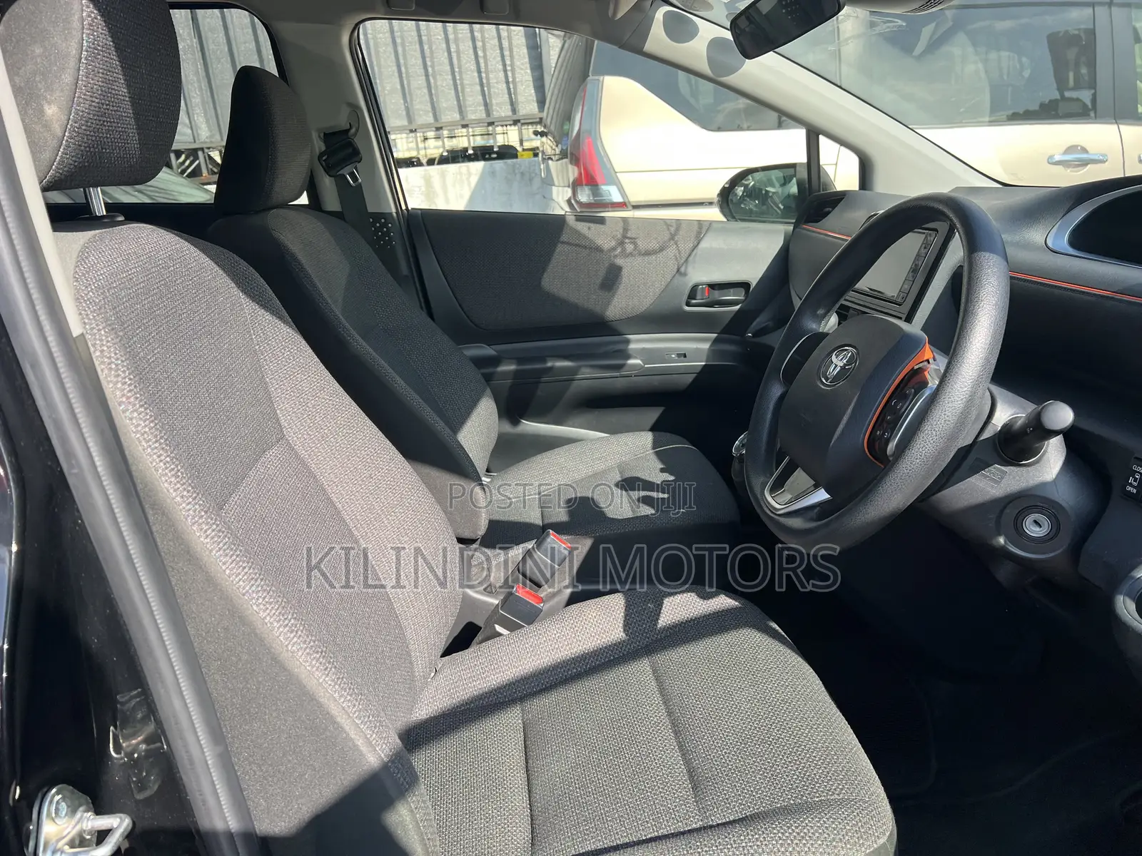 Toyota Sienta 2019