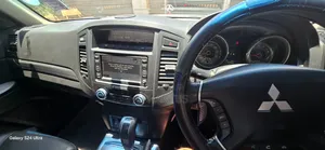 Mitsubishi Pajero 3.2 Di-Dc GLS 2010 Silver