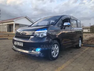 Toyota Voxy V 2WD 8-Seater 2012 Purple