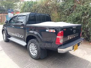 Toyota Hilux 2012 Black