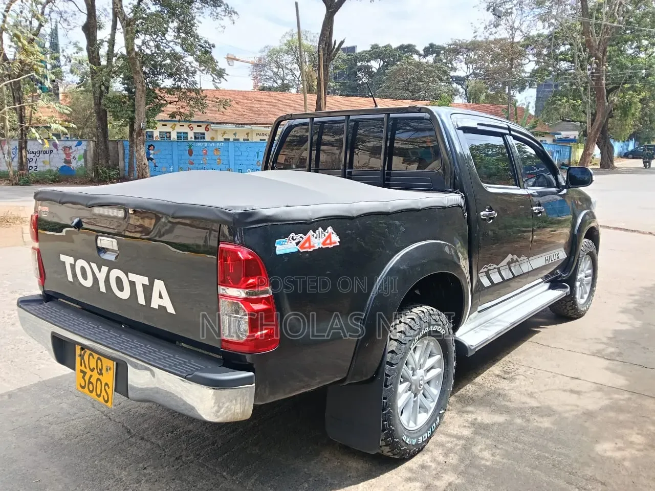 Toyota Hilux 2012 Black