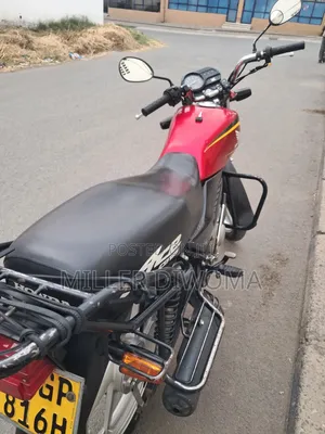 Honda CB 2025 Red