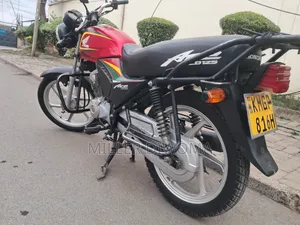 Honda CB 2025 Red