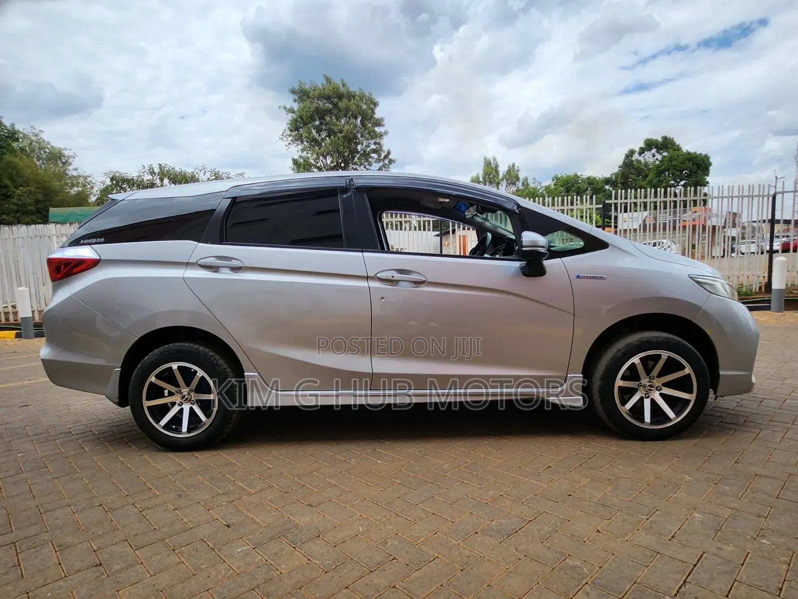 Honda Shuttle 1.5 Hybrid 2WD 2017 Silver