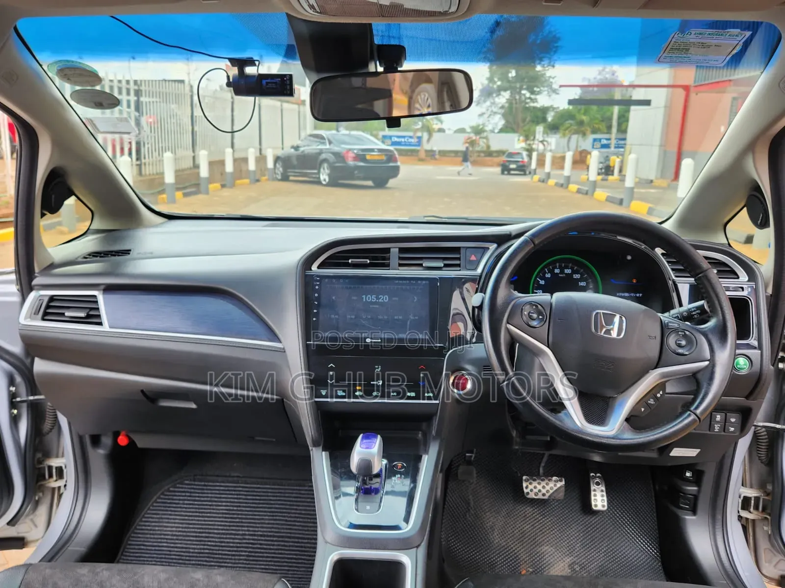 Honda Shuttle 1.5 Hybrid 2WD 2017 Silver