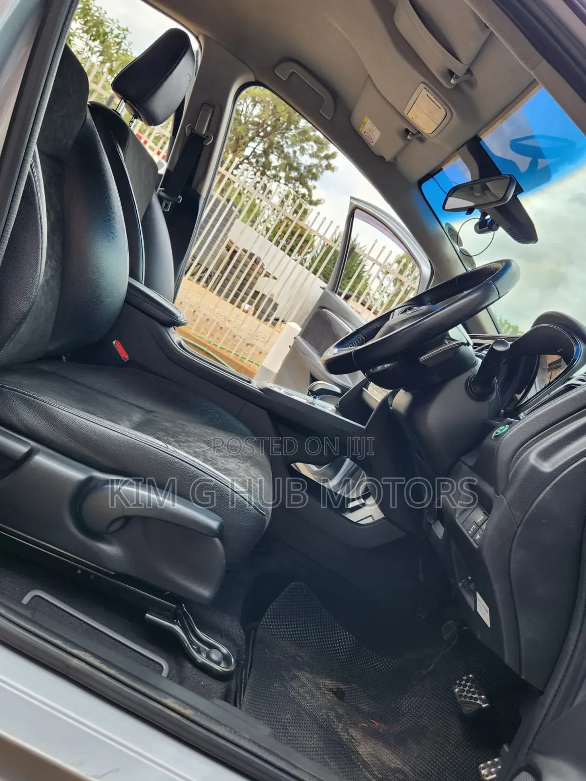 Honda Shuttle 1.5 Hybrid 2WD 2017 Silver