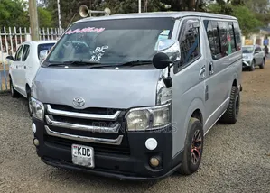 Toyota HiAce 2014 Silver