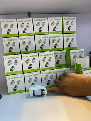 Quality and Accurate Adults Fingertip Pulse Oximeter