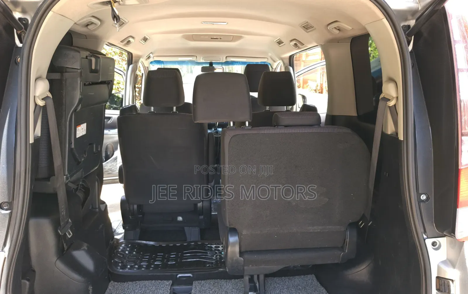 Toyota Noah 2015 Silver