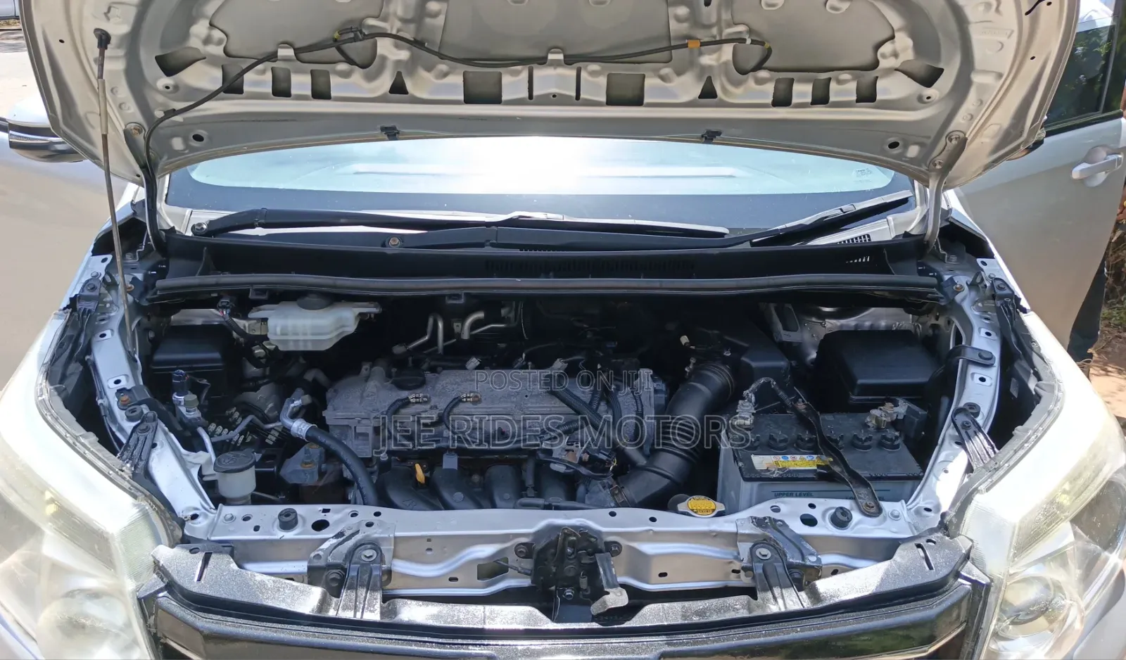 Toyota Noah 2015 Silver