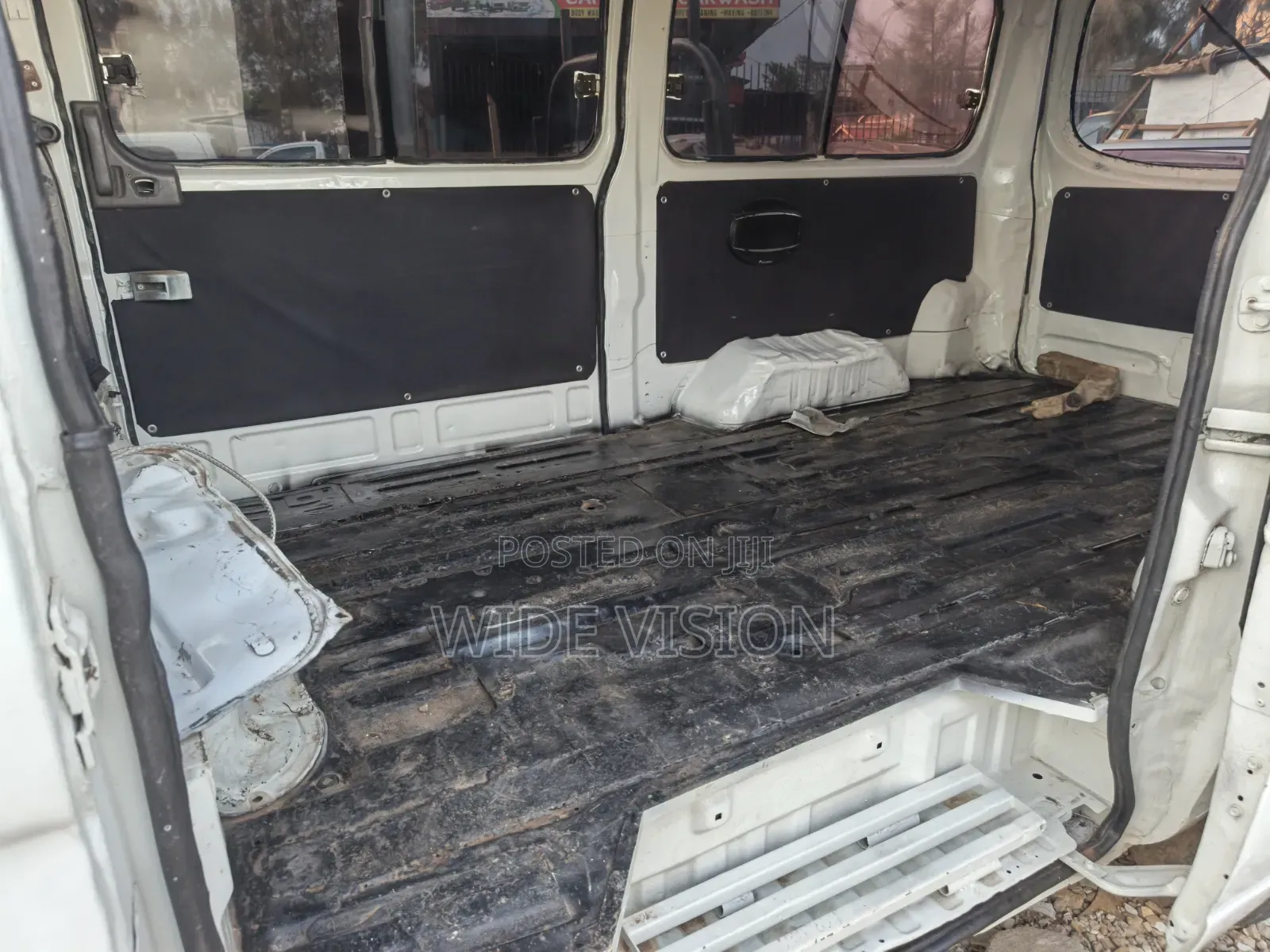 Nissan Caravan (Urvan) 2008 White