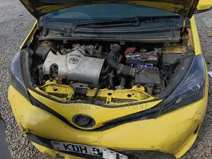 Toyota Vitz 2011 Yellow