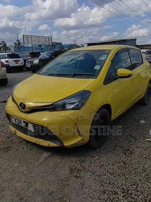 Toyota Vitz 2011 Yellow
