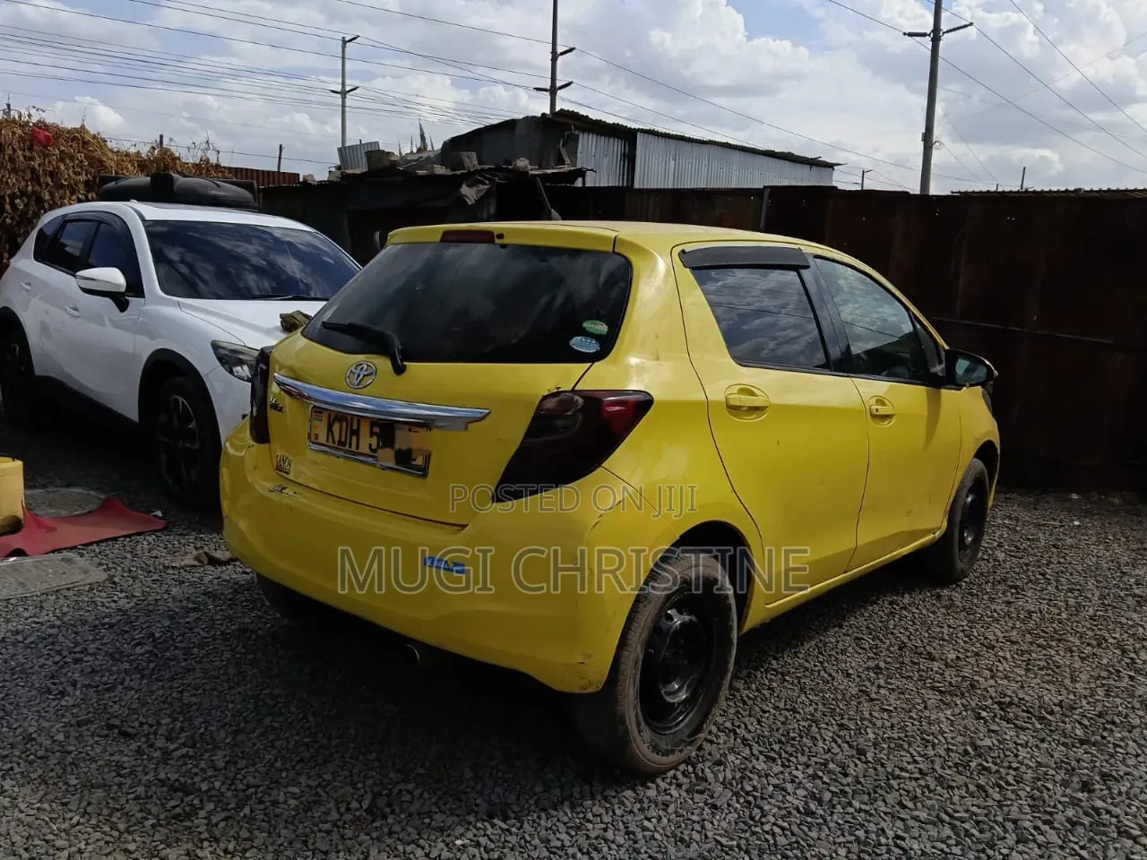 Toyota Vitz 2011 Yellow