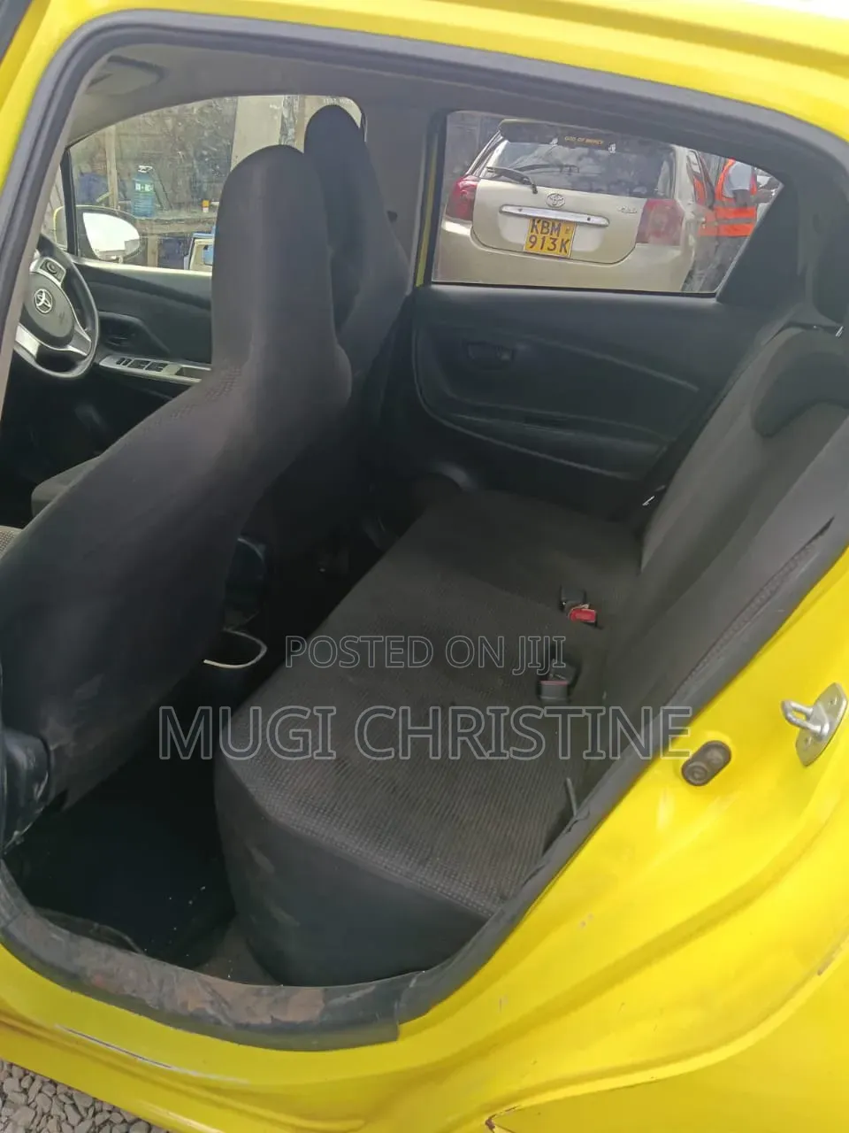 Toyota Vitz 2011 Yellow