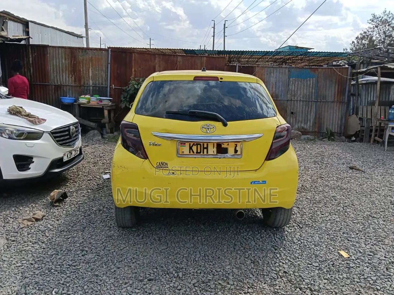 Toyota Vitz 2011 Yellow