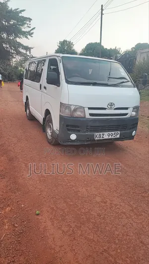Toyota HiAce 2012 White