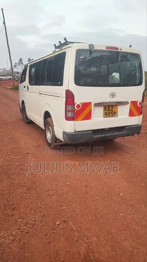 Toyota HiAce 2012 White