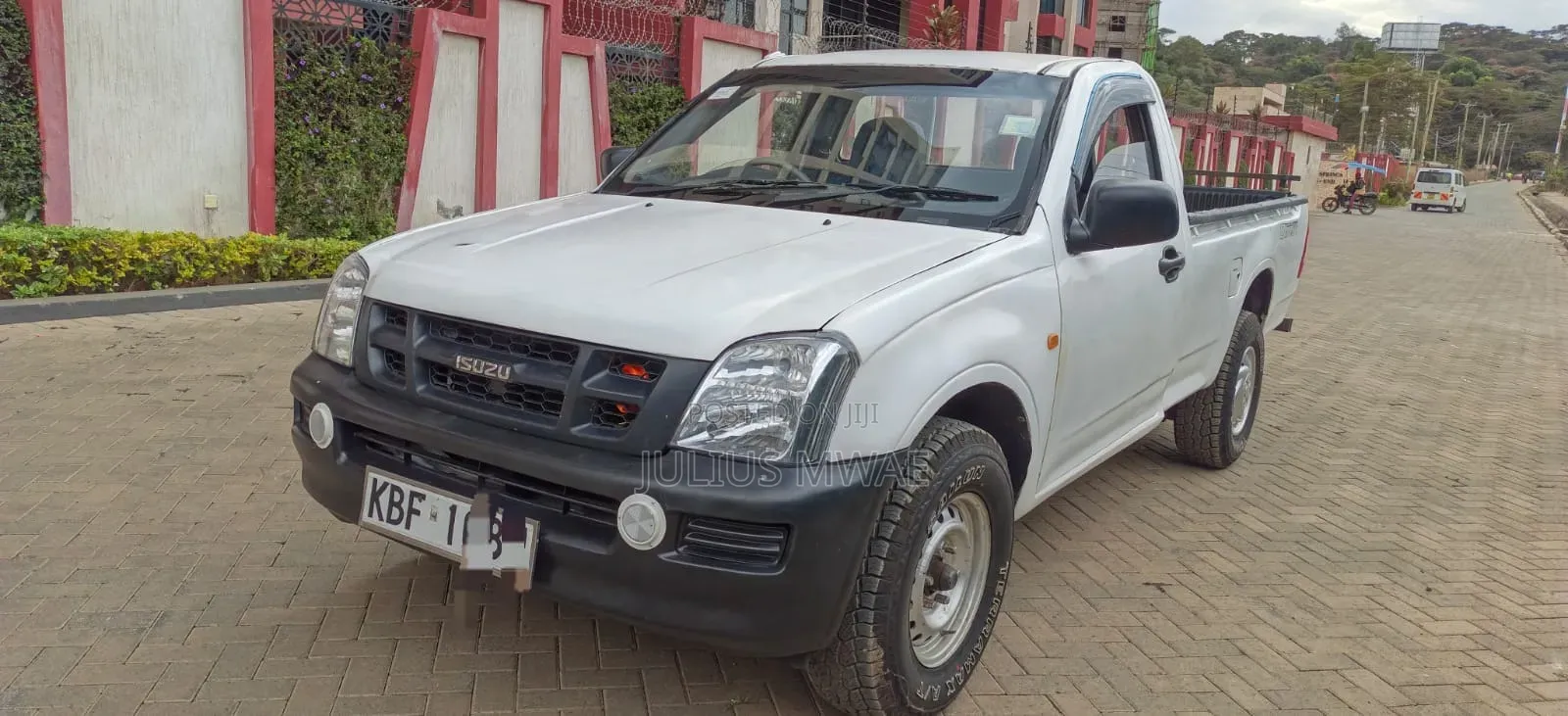 Isuzu D-MAX 2010 White