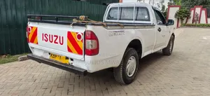 Isuzu D-MAX 2010 White