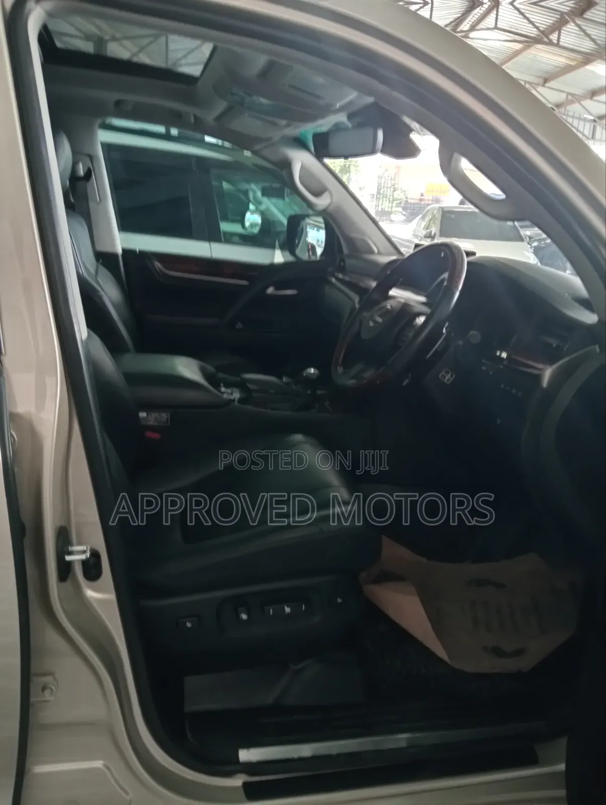Lexus LX 2019 Gold