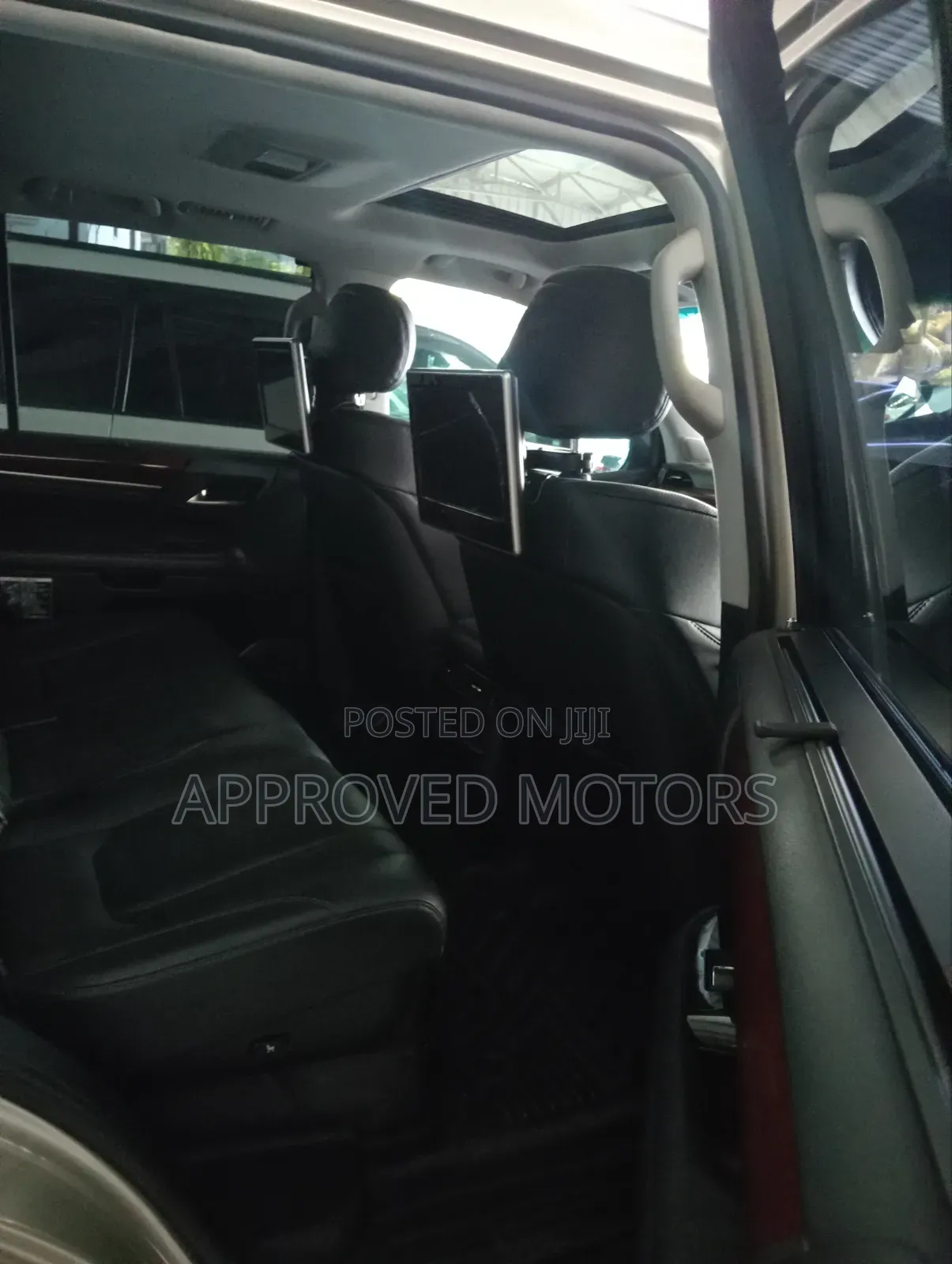 Lexus LX 2019 Gold