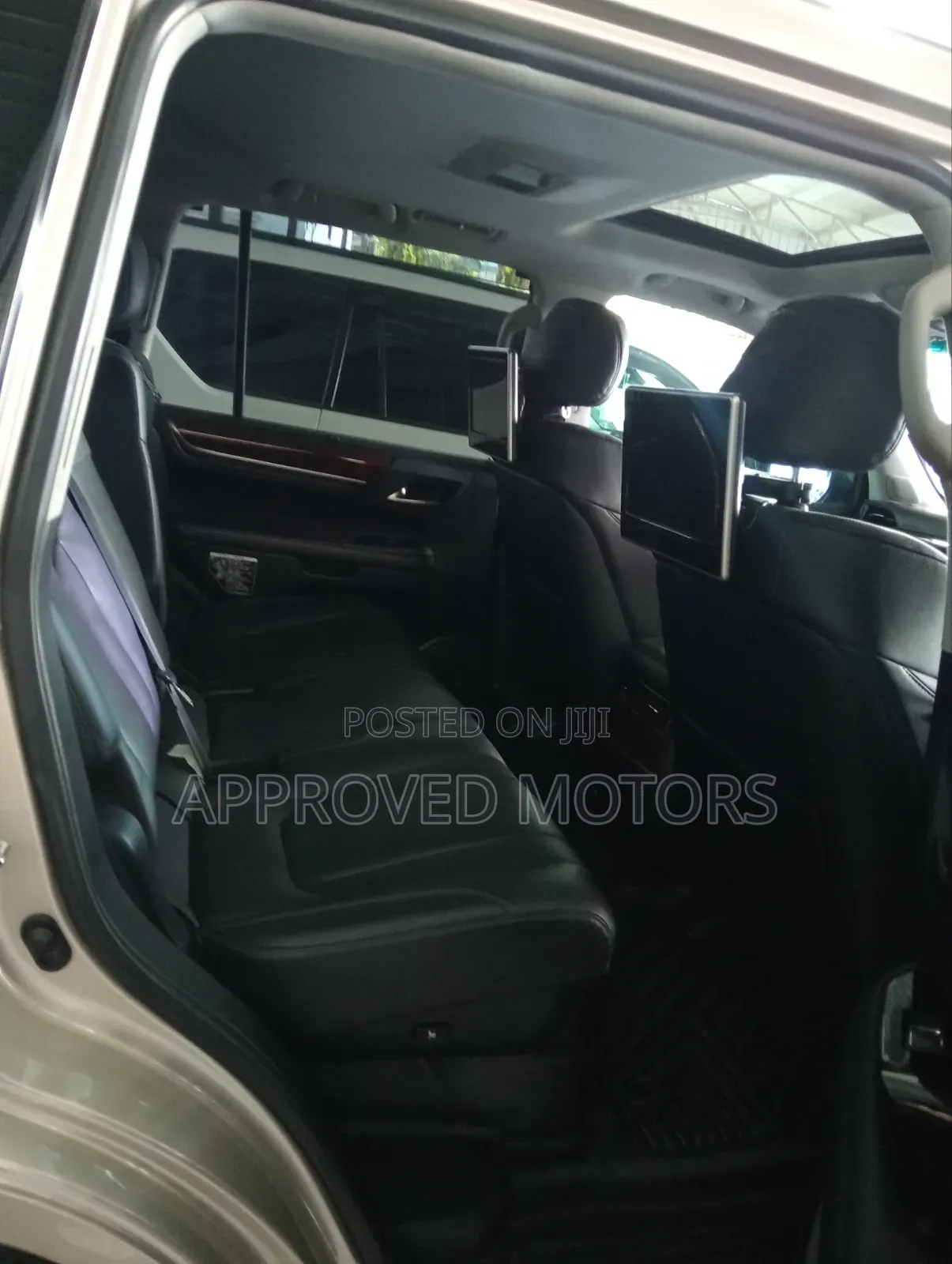 Lexus LX 2019 Gold