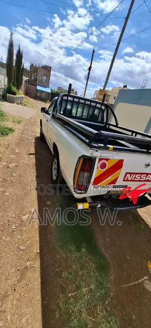 Nissan Hardbody 2015 White