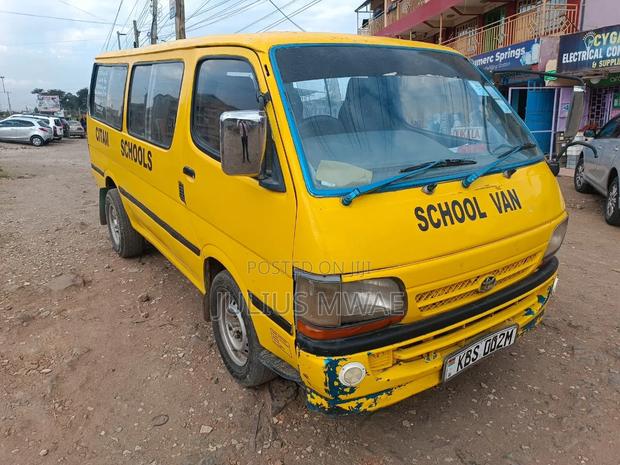 Toyota HiAce 2012 Yellow - thumbnail 4
