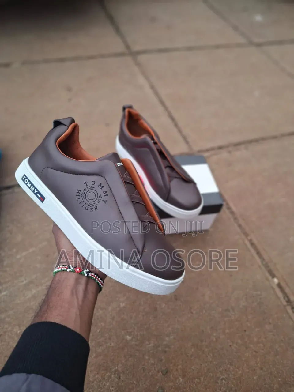 Laceless Tommy Casual