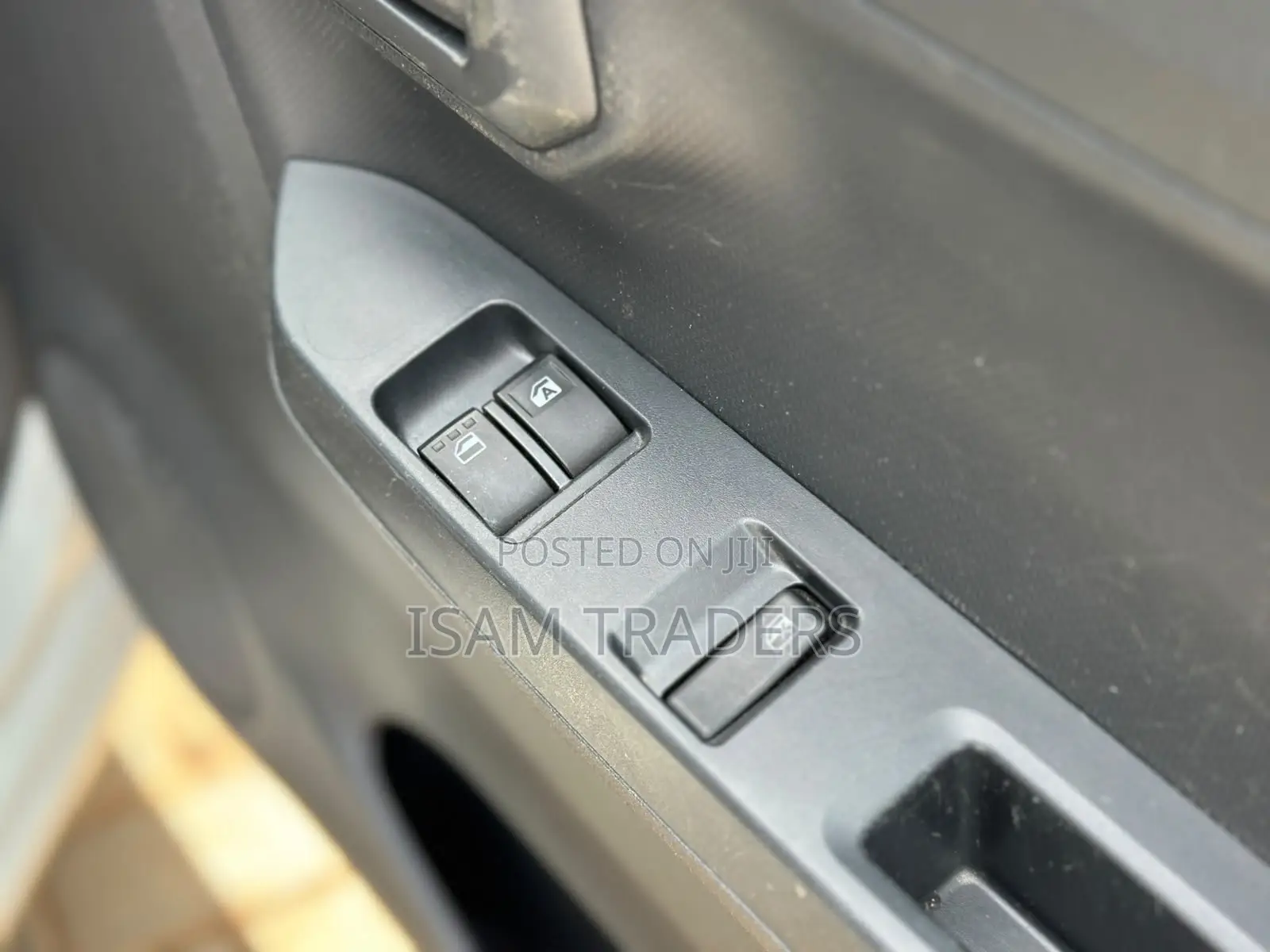 Daihatsu Mira 2019 Off white