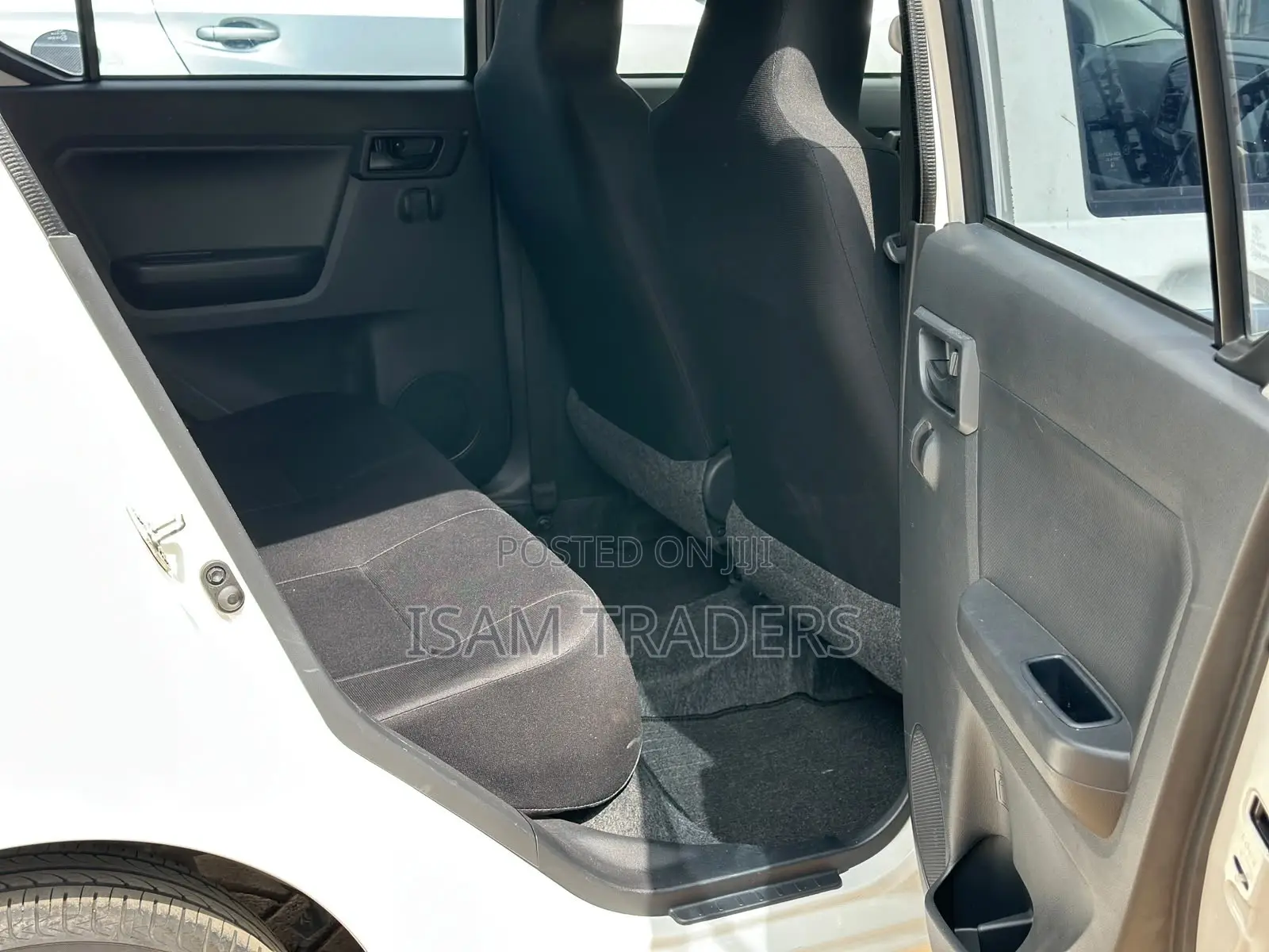 Daihatsu Mira 2019 Off white