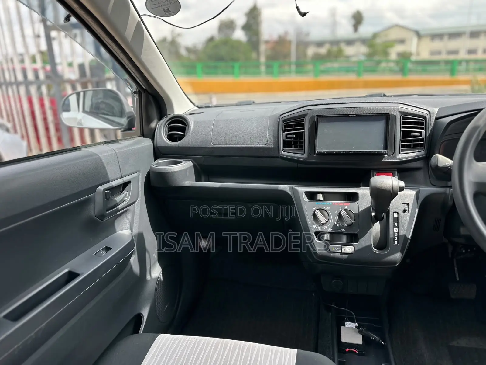 Daihatsu Mira 2019 Off white