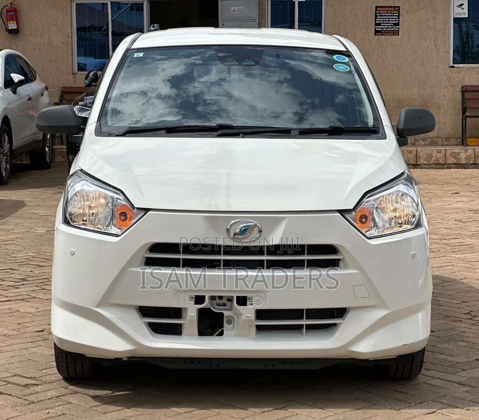 Daihatsu Mira 2019 Off white