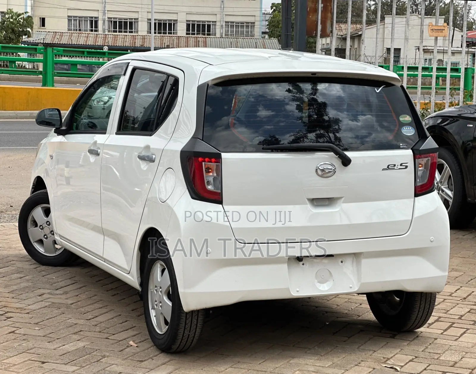 Daihatsu Mira 2019 Off white