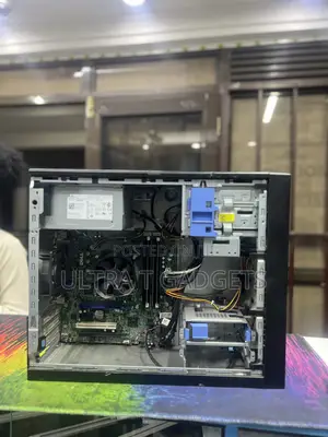 Desktop Computer Dell 8GB Intel Xeon SSD 256GB