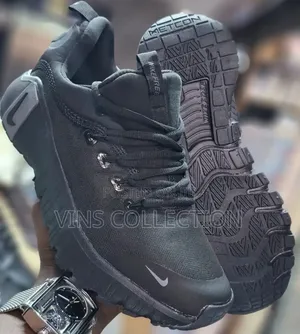 Metco Sneakers