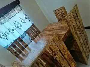 6 Seater Pallet Dinning Set
