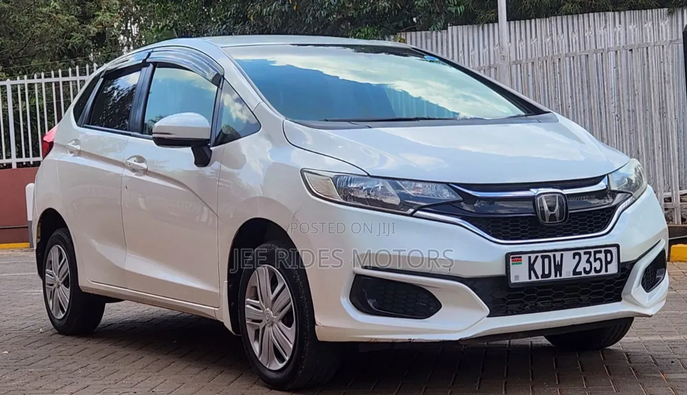 Honda Fit 2018 Off white