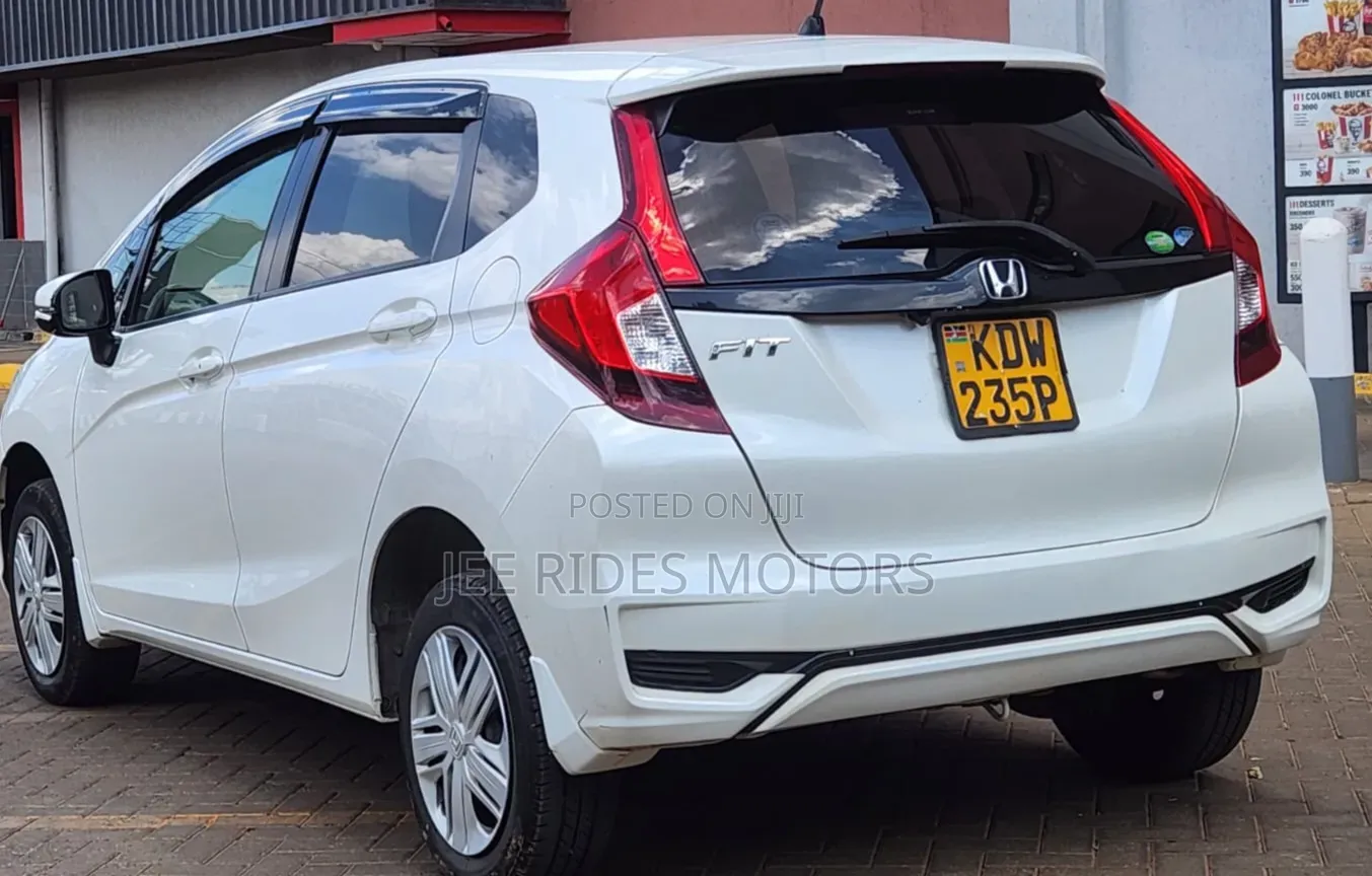 Honda Fit 2018 Off white
