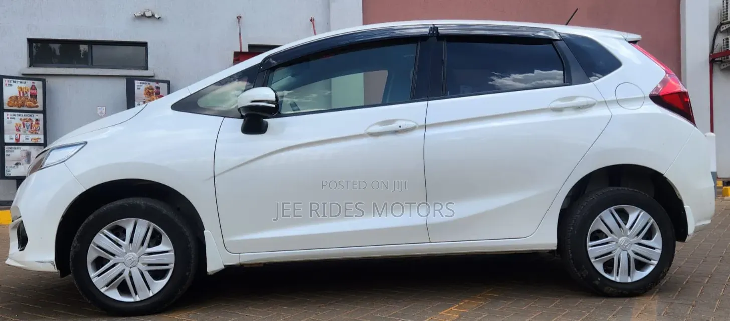 Honda Fit 2018 Off white