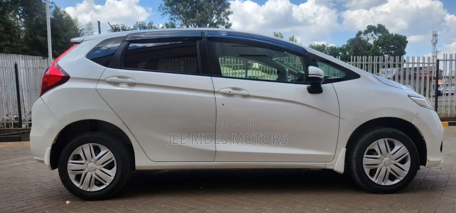 Honda Fit 2018 Off white