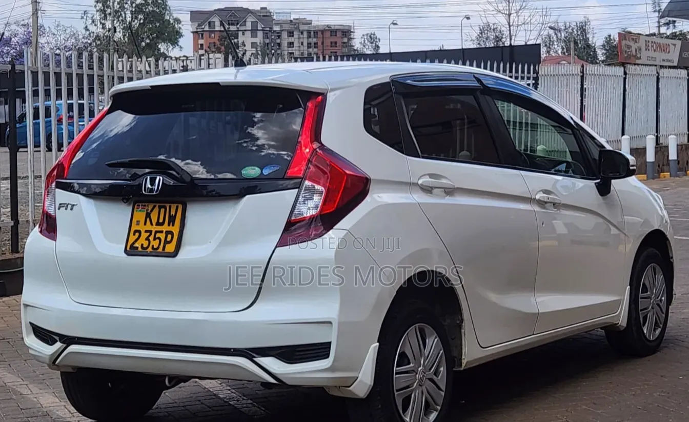 Honda Fit 2018 Off white